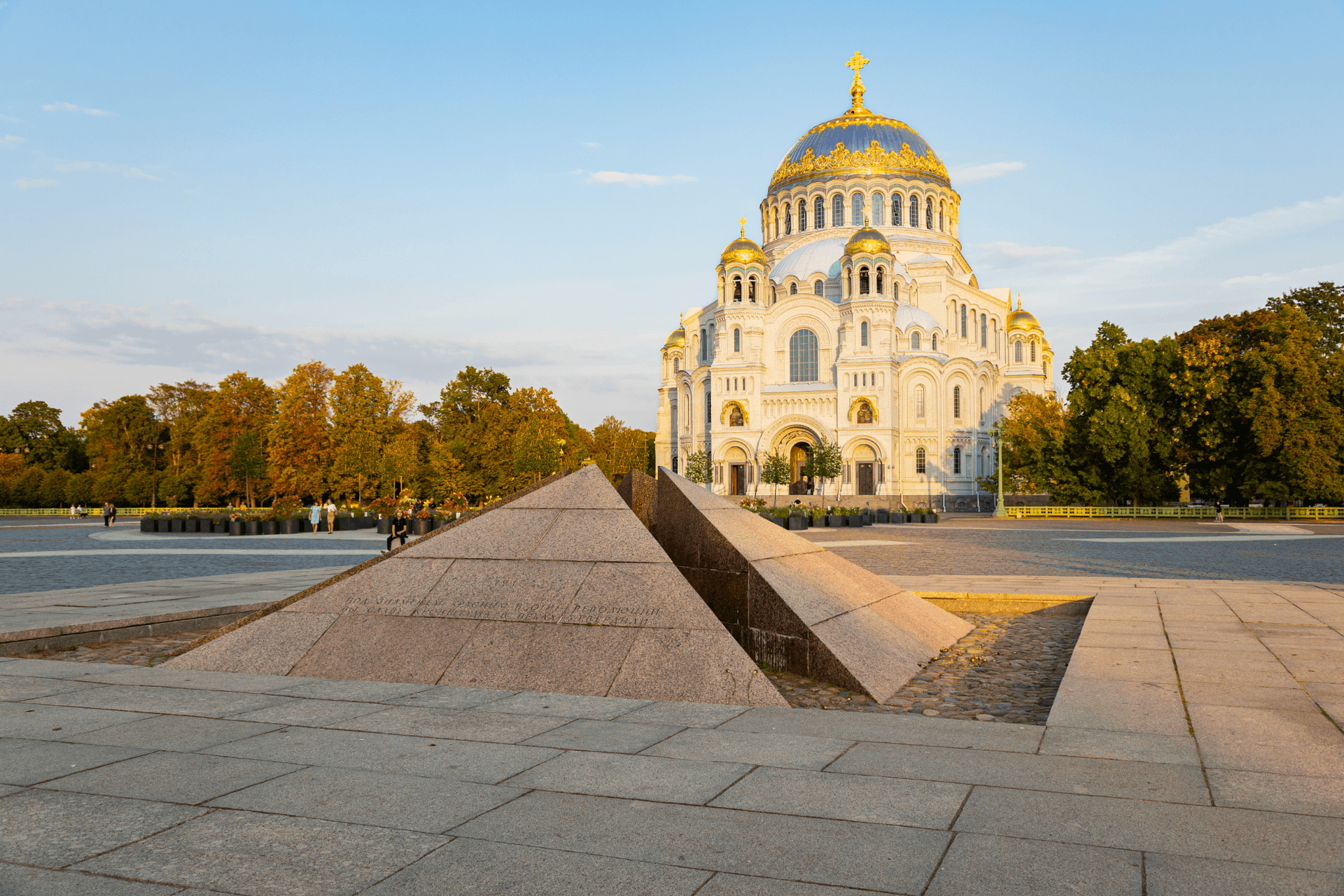 По следам морской славы: экскурсия из Петербурга в Кронштадт + прогулка на теплоходе