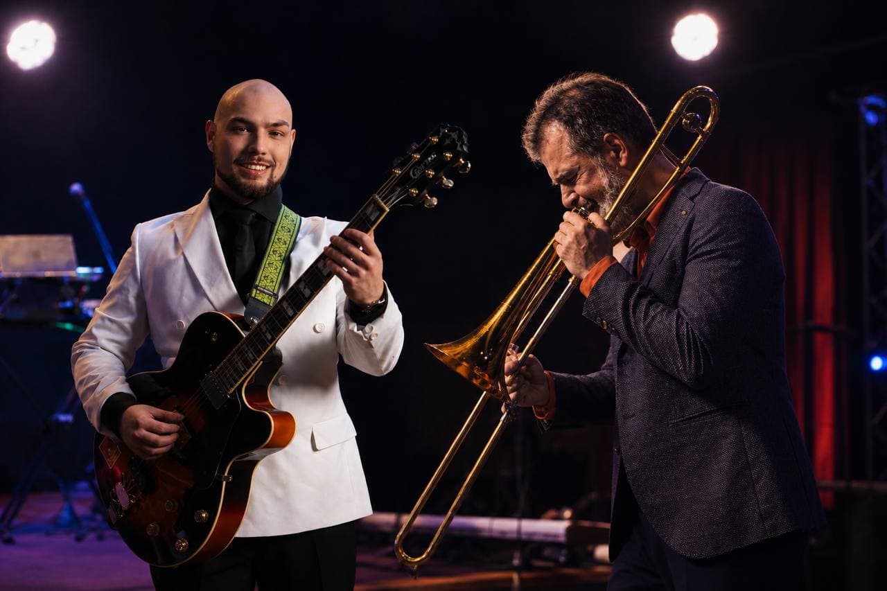 ROLL OVER BOSSA NOVA. Концерт джазового дуэта Евгения Белина и Никиты Злобина