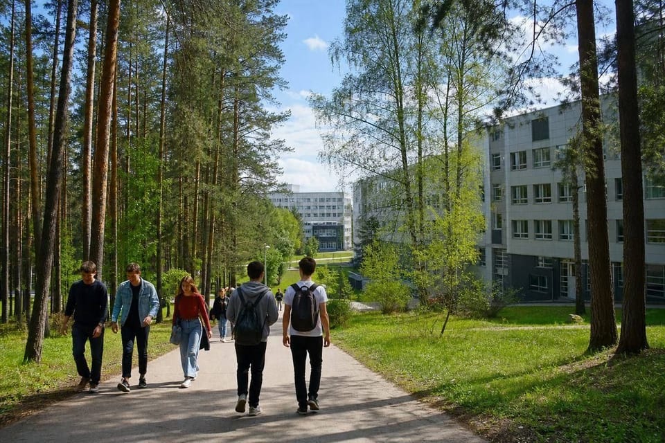 Академгородок среди сибирской тайги